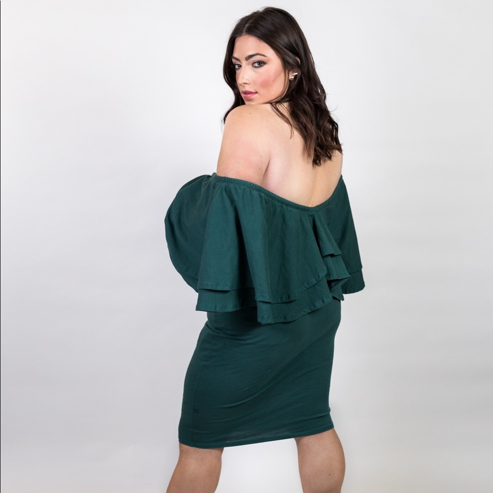Plus Size Ruffled Off Shoulder Bodycon Dress - Picture 2 of 7